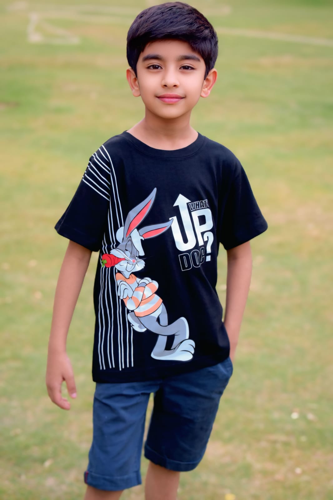 Bugs Bunny “What’s Up, Doc?” T-Shirt – Black - Sanarah Accessories